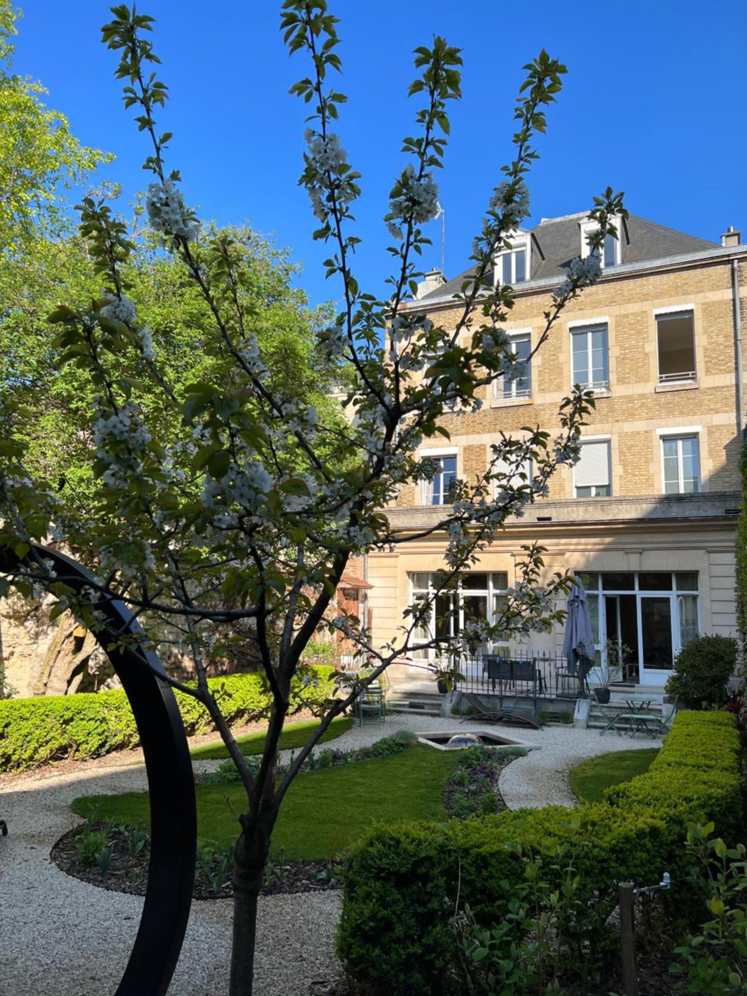 La Demeure Des Sacres - Cathedrale Bed & Breakfast Reims Dış mekan fotoğraf